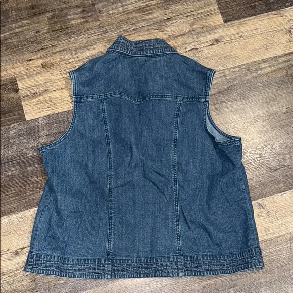 CJ Banks Blue Denim Vest - Picture 5 of 7